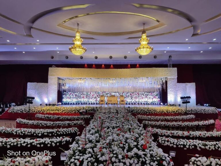 Flower Trending Wedding Themes